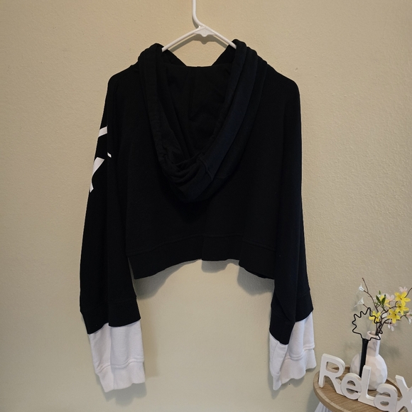 Ivy Park Women's Shadow Logo Loopback Cropped Hoodie Black in Dubai Sz Medium - Picture 9 of 16